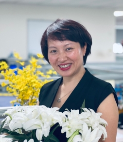Bà Vũ Thị Huyền Trang